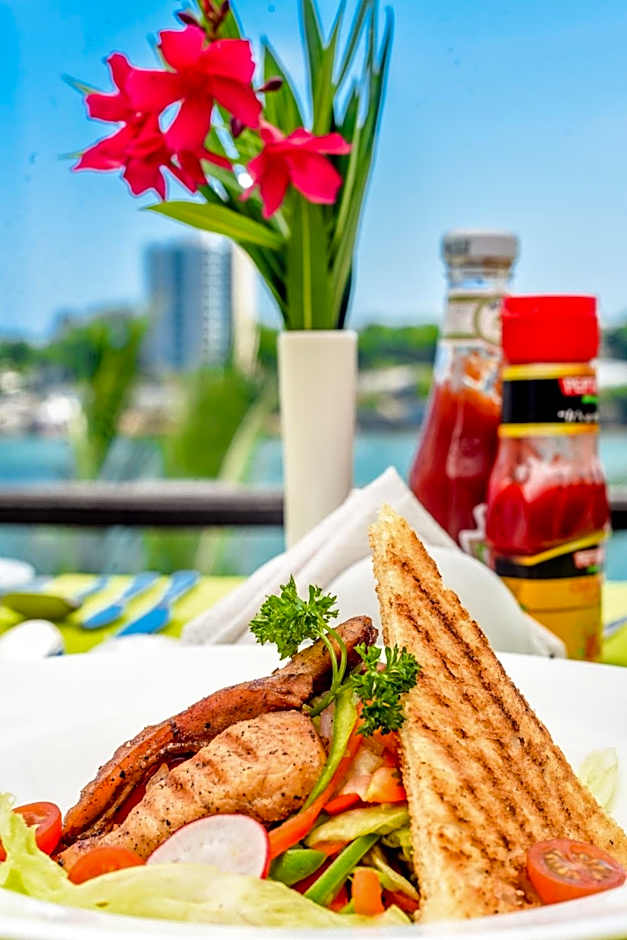 CityBlue Creekside Hotel & Suites