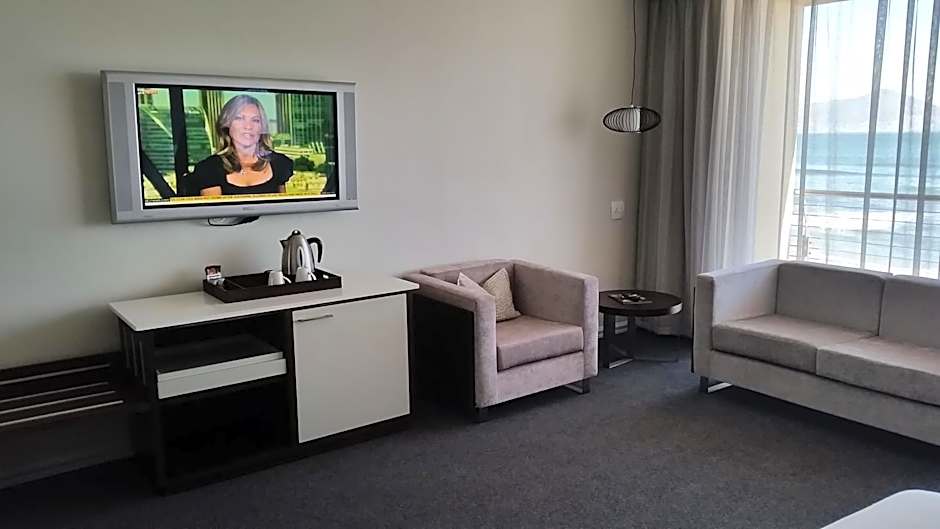 Lagoon Beach Hotel & Spa