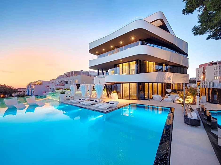 Posh Residence Luxury Suites