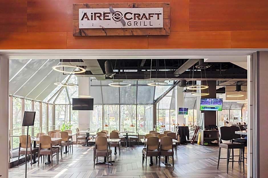 Crowne Plaza Suites MSP Airport - Mall of America By IHG