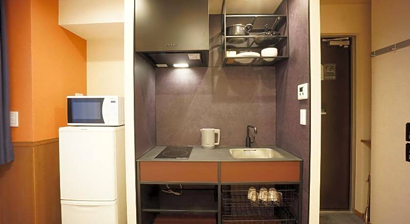 WIRES HOTEL James zaka