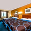 Super 8 by Wyndham Hartford