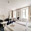 Self-Check-In Hotel Adlon