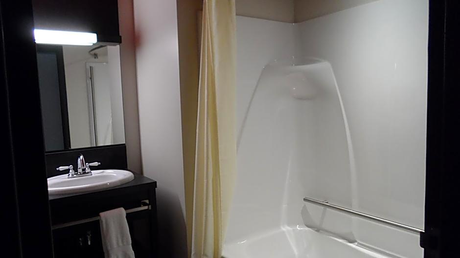 Grand Times Hotel Sherbrooke