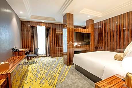 DELUXE, TWIN BEDS