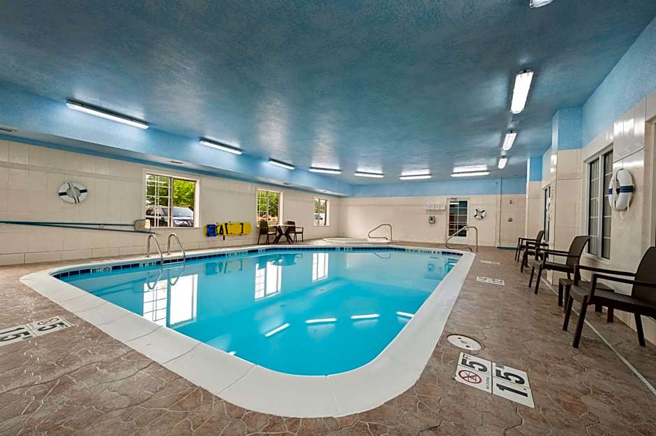 Comfort Inn & Suites In Fenton