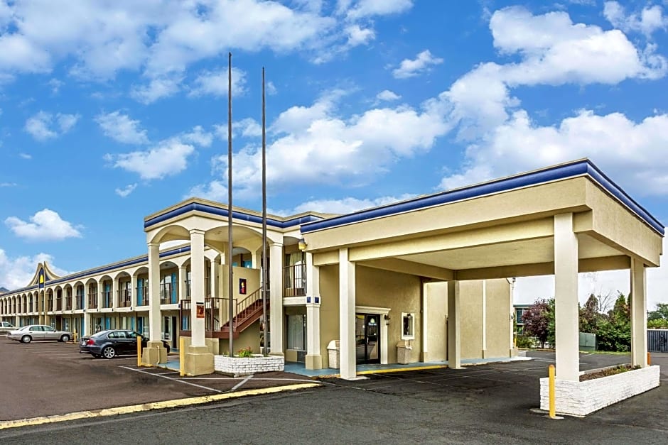 Days Inn by Wyndham Ashland