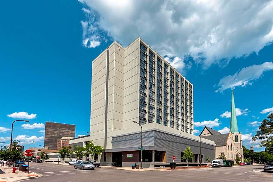 Photo 1 of 34 of Holiday Inn Chicago North-Evanston By IHG
