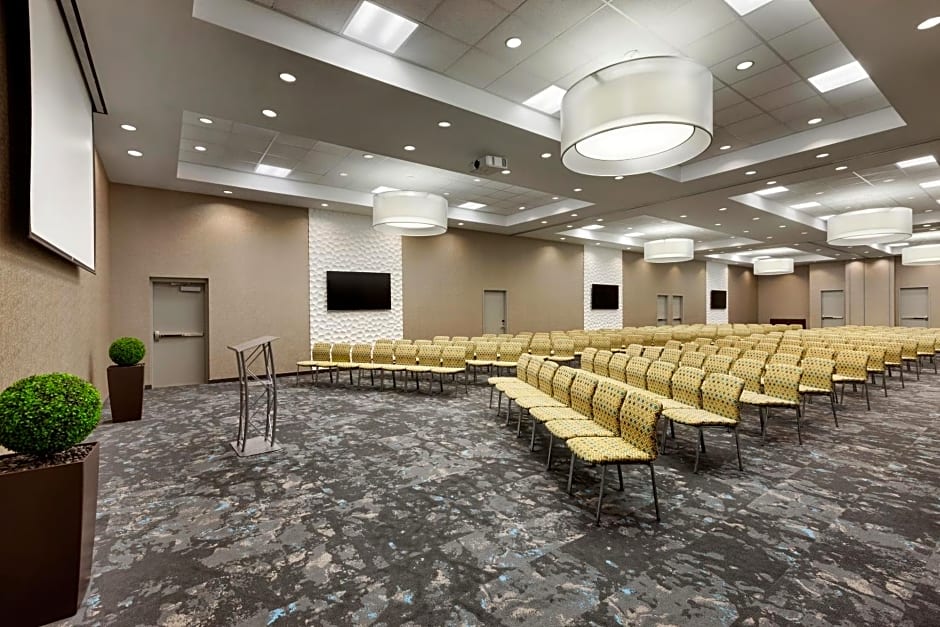 Aloft Jacksonville Tapestry Park
