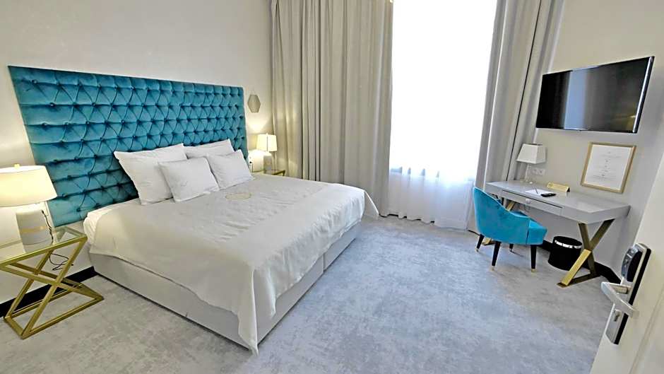 SZEWSKA 22 BOUTIQUE