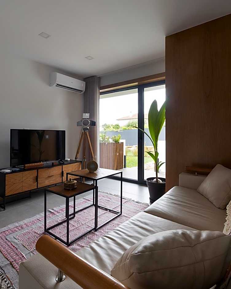 Abraços dos Avós - Casas de aldeia