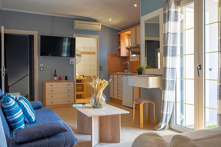 Helen's Studios & Apartments