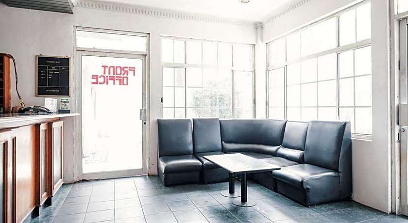 RedDoorz Plus near Pelabuhan Merak