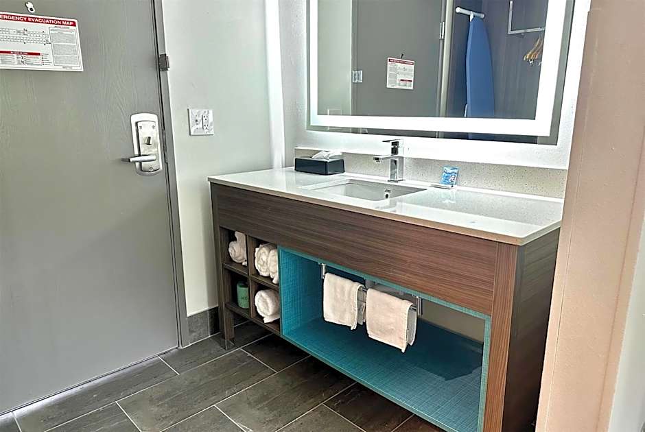 La Quinta Inn & Suites by Wyndham Atlanta Roswell