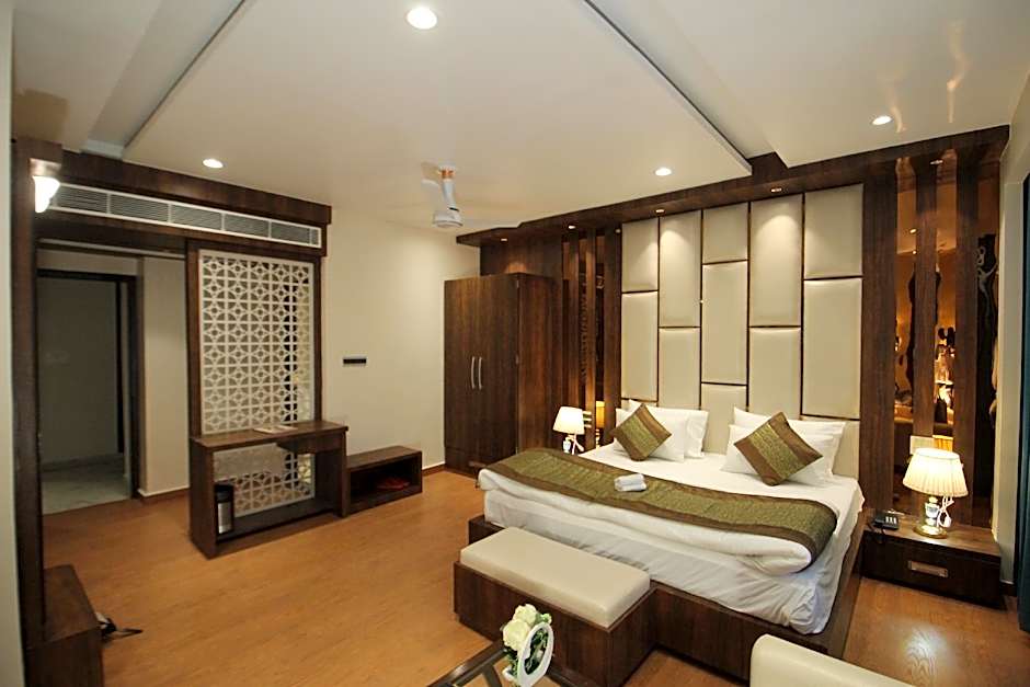 Photo 1 of 4 of Suite