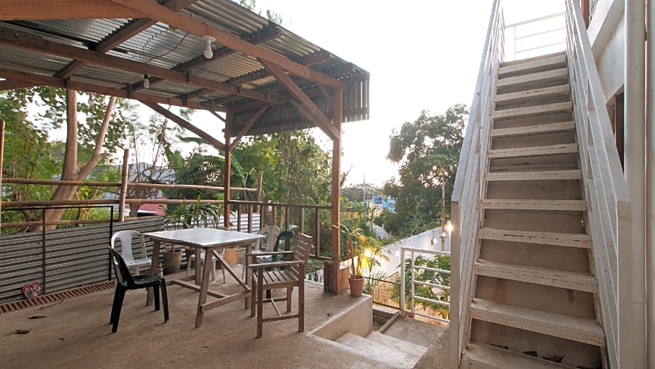 RedDoorz @ Camp Saint John Hotel La Union