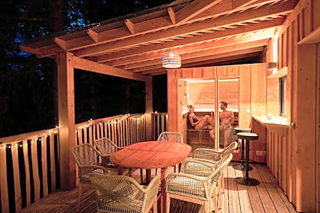 Suite with Hot Tub