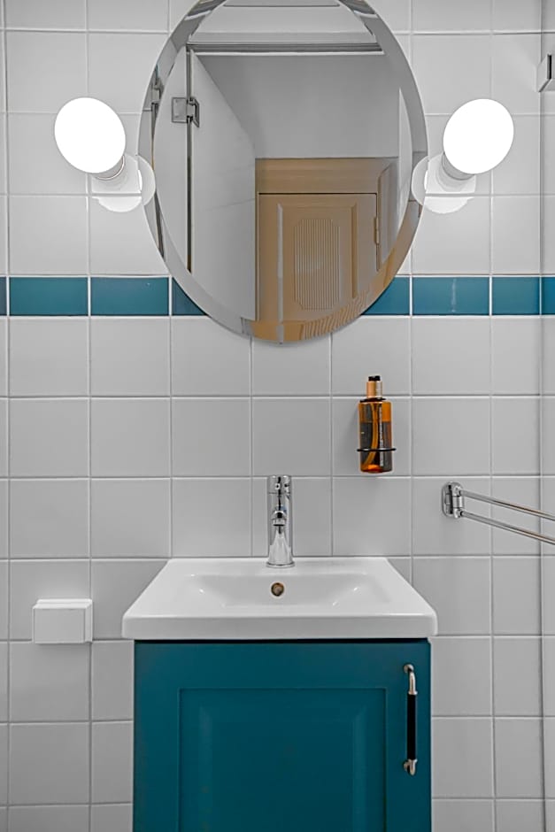 The Apartments Company - The Sweet