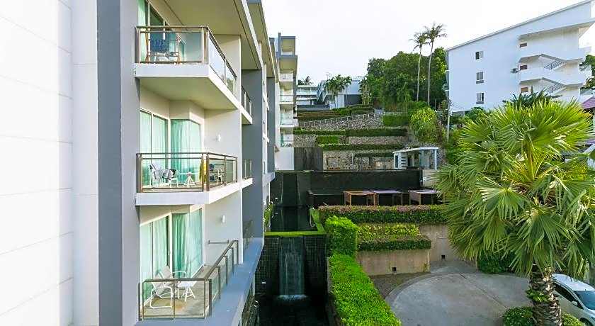 Sugar Palm Grand Hillside