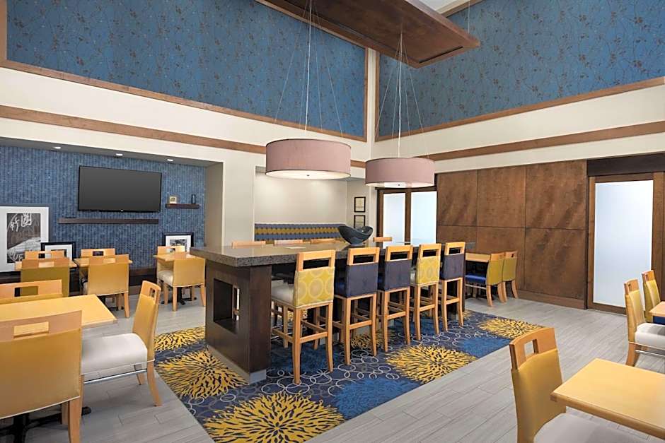 Photo 1 of 29 of Hampton Inn Syracuse Clay