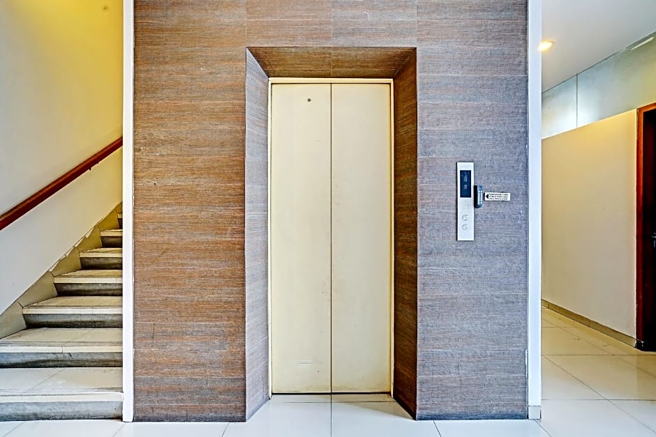 Super OYO Flagship 90501 Hotel Montameri