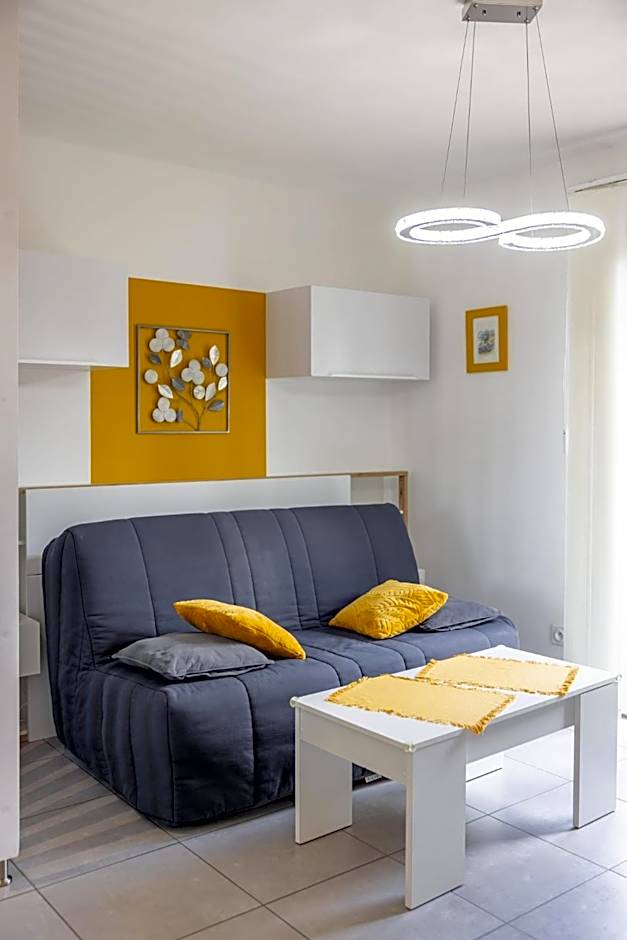 "Notre Bastide" Maison et table d'hôtes sur réservation, Piscine, Climatisation, Jacuzzi, Prise pour VE
