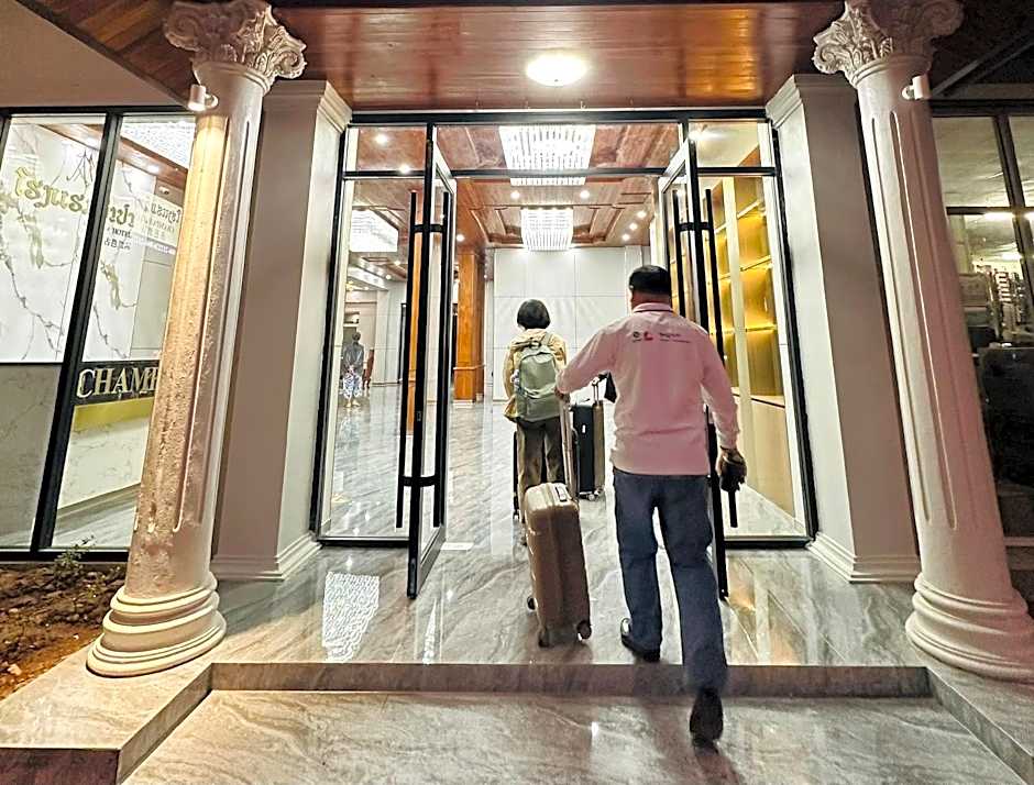 Champa Hotel