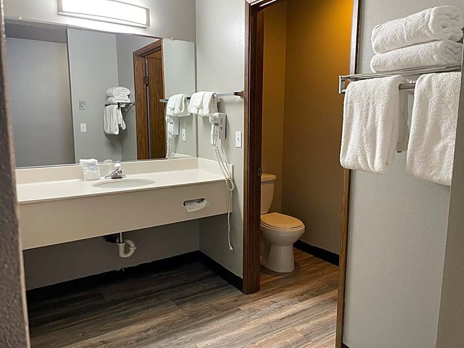 Sunnyside Inn and Suites