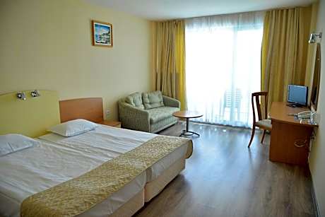 Double Room with Extra Bed (3 Adults)