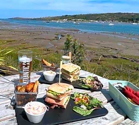 The Teifi Waterside Hotel