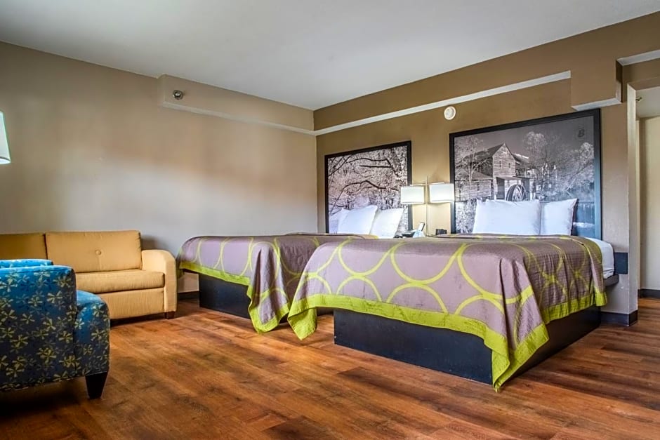 Super 8 by Wyndham Downtown Gatlinburg at Convention Center