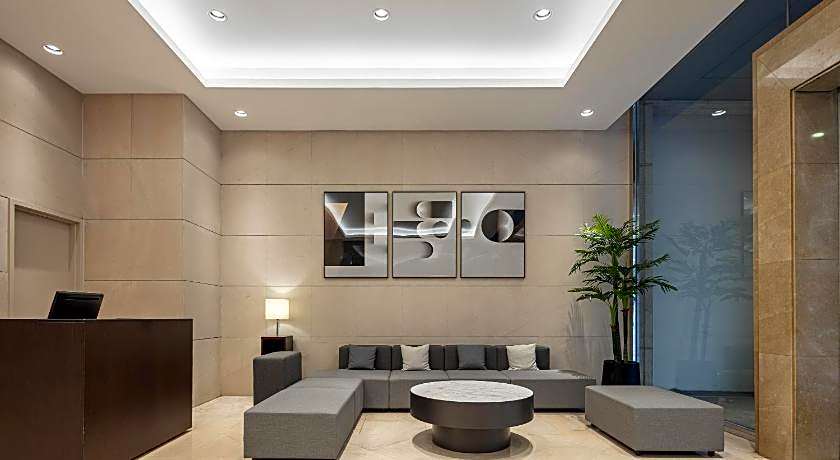 Lakeshore Hotel Metropolis