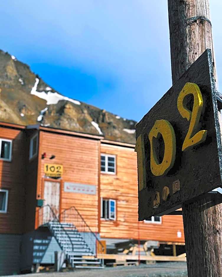 Gjestehuset 102 - your home away from home!