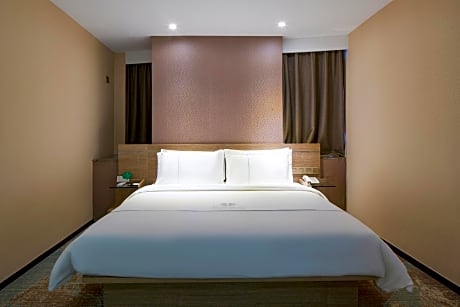 Deluxe Business Suite