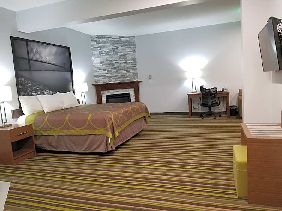 Super 8 by Wyndham Windsor/Dougall