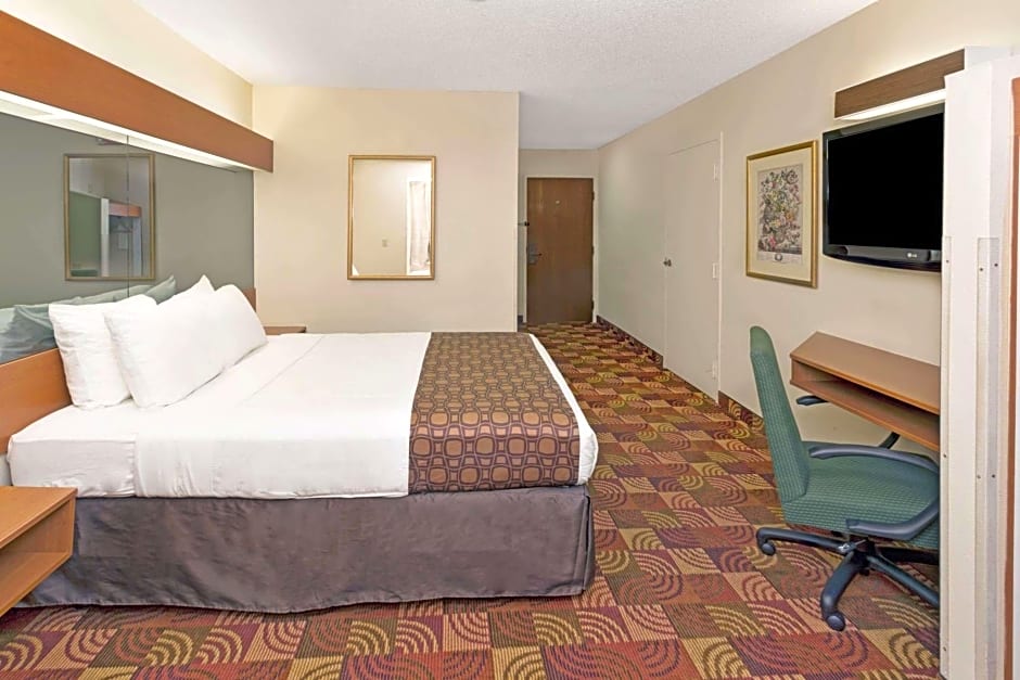 Microtel Inn & Suites by Wyndham Denver Airport