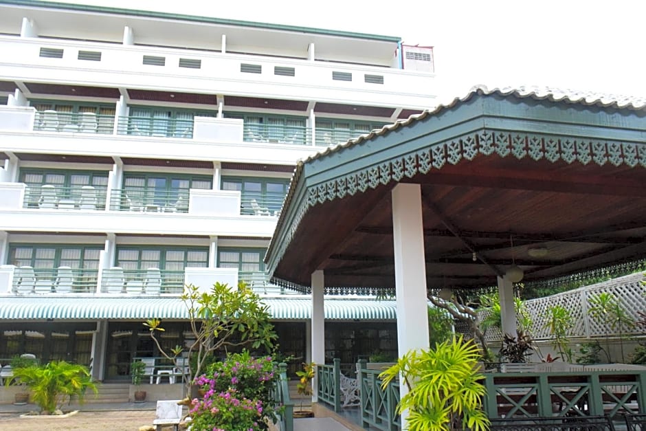 Puangpen Villa Hotel
