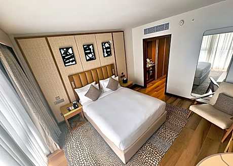 Classic Queen Room - Accessible