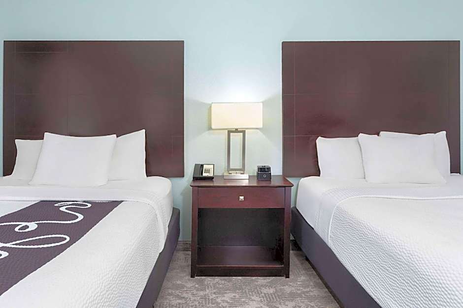 La Quinta Inn & Suites by Wyndham Bonita Springs Naples