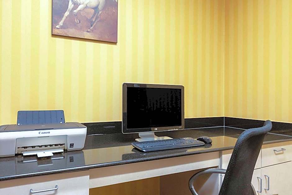 La Quinta Inn & Suites by Wyndham Dodge City