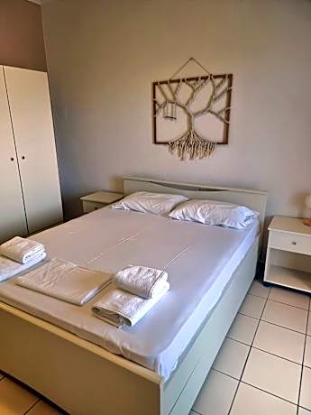 Studio with Garden View (3 Adults)