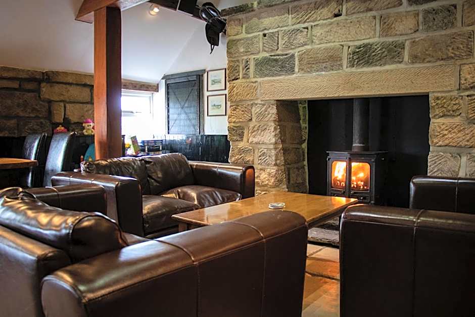 The Fox & Hounds Inn & Camping Pods