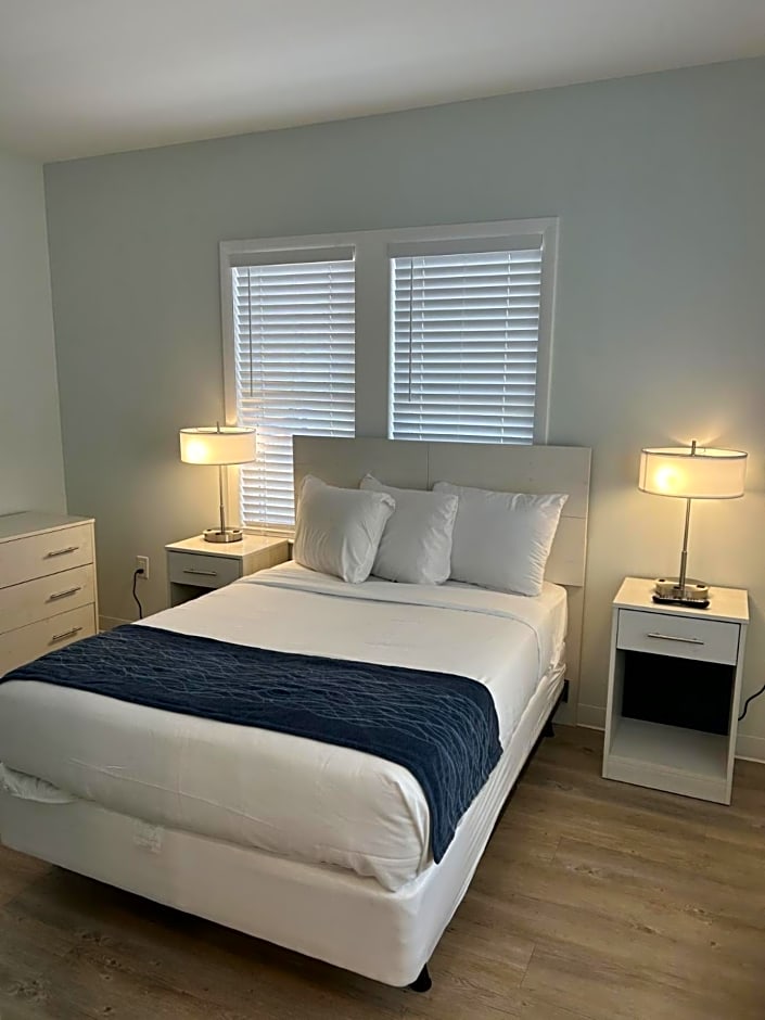 The Admiral Hotel/Motel