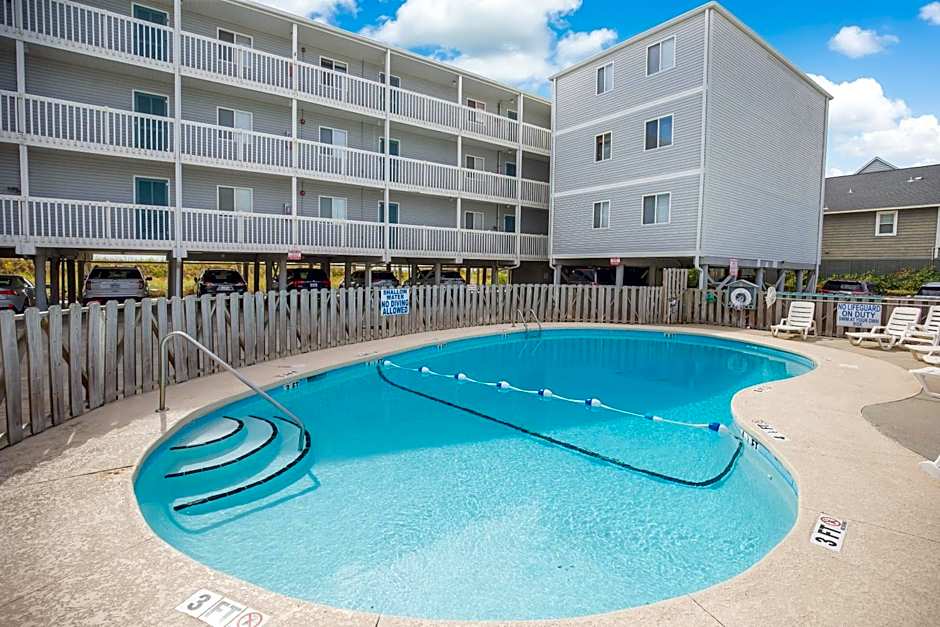 2BR, 2Bath condo Oceanfront Getaway with pool