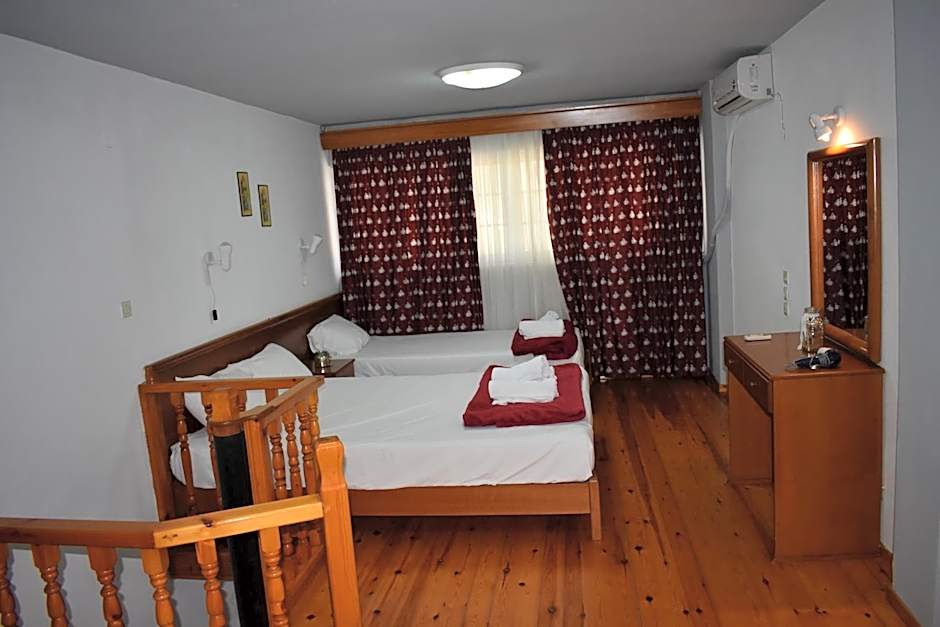 Galanis Studios and Apartments