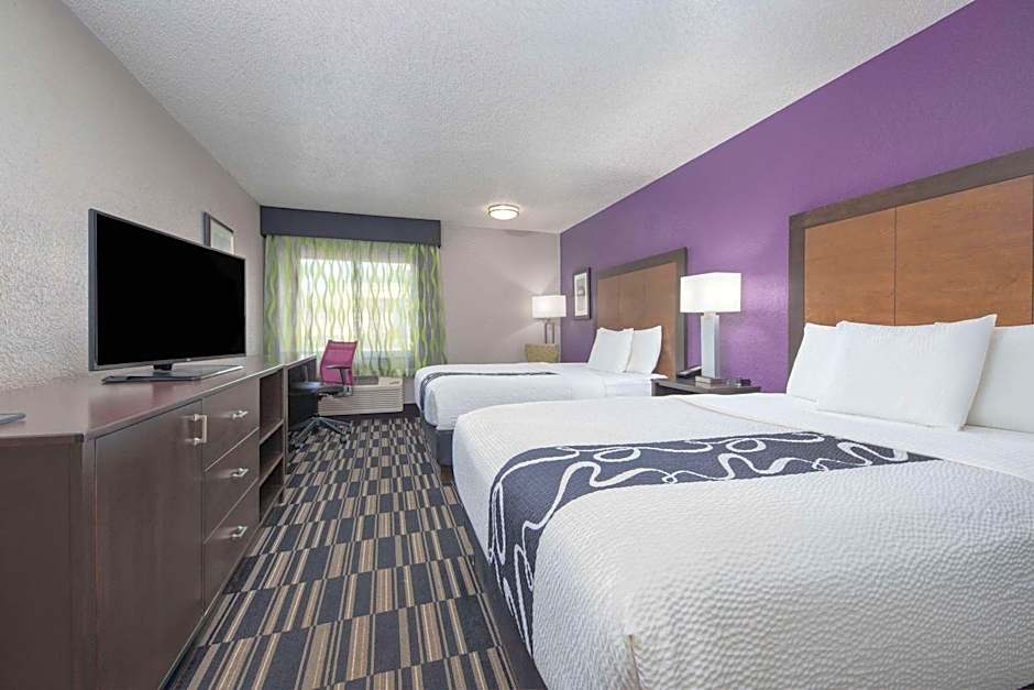 La Quinta Inn & Suites by Wyndham El Dorado