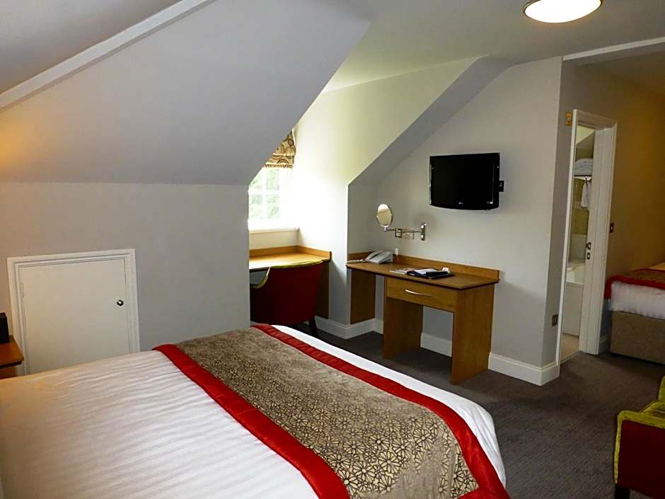 The Riverside House Hotel