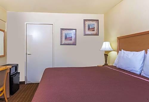 Travelodge by Wyndham Riviera Beach/West Palm