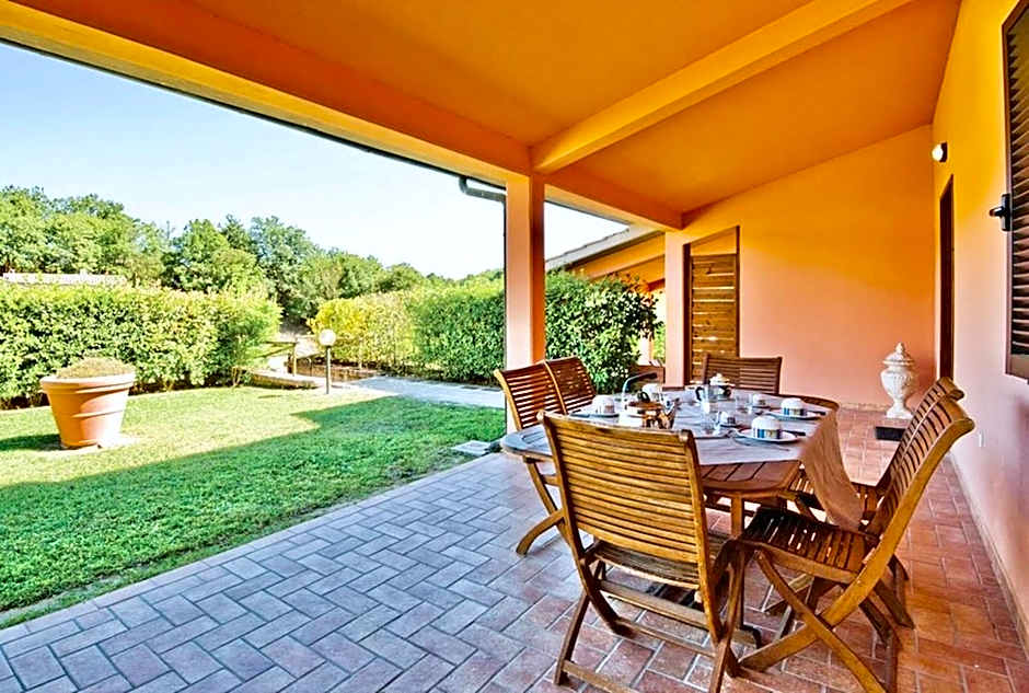 Residence with swimming-pool and thermal pools in Sorano