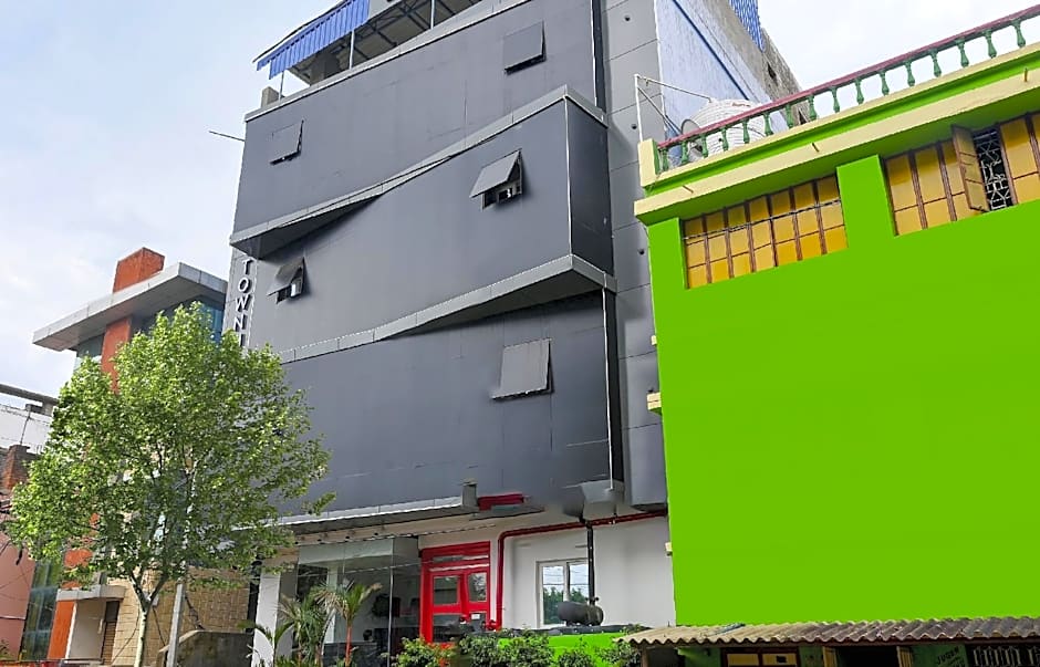 Town House HI5 Aditya International